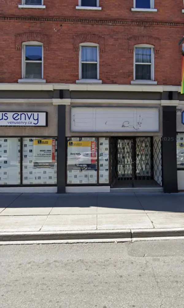 224 BANK ST, Ottawa Centre, ON K2P 1W9