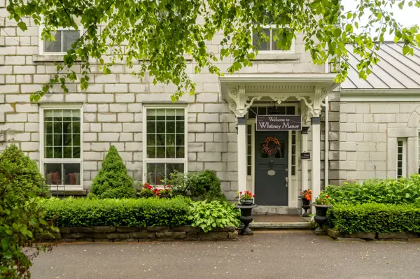 8 Starr PL, Kingston, ON K7L 4V1