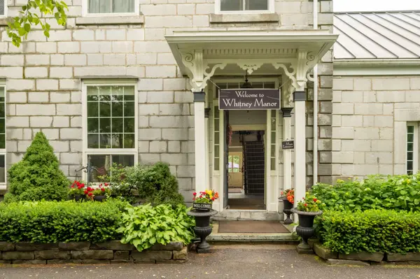 8 Starr PL, Kingston, ON K7L 4V1