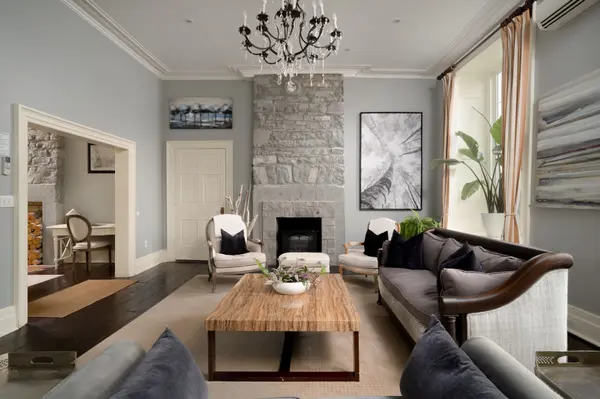 8 Starr PL, Kingston, ON K7L 4V1