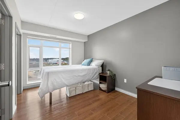 328 Regina ST N #602, Waterloo, ON ON N2J 0B5