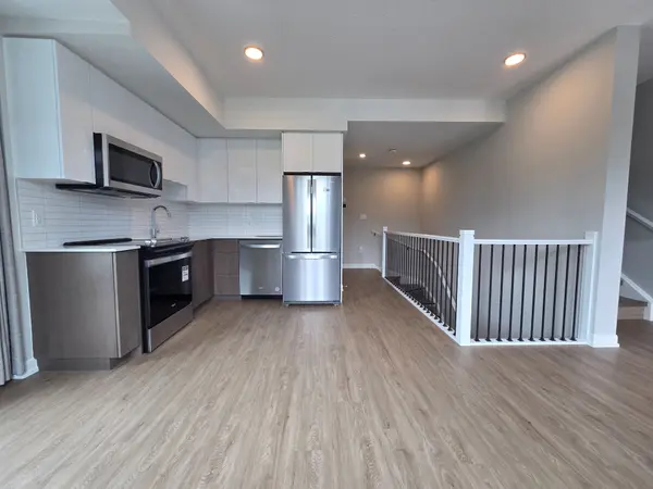 708 Woolwich ST #103, Guelph, ON N1H 3Z1