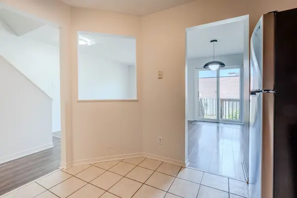 151 Oakfield CRES, Barrhaven, ON K2J 5H8