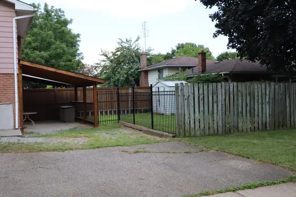 6694 Cropp ST, Niagara Falls, ON L2E 7B3
