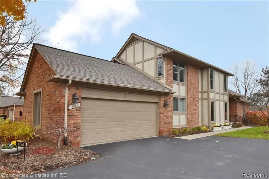 4061 WILLOWAY PLACE DR #4, Bloomfield Twp, MI 48302