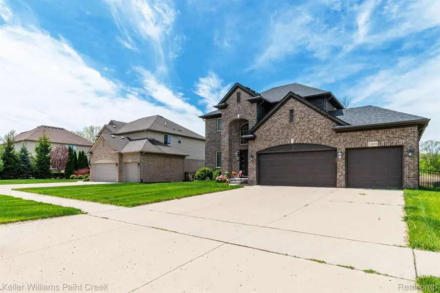 12474 CLINTON RIVER RD, Sterling Heights, MI 48313