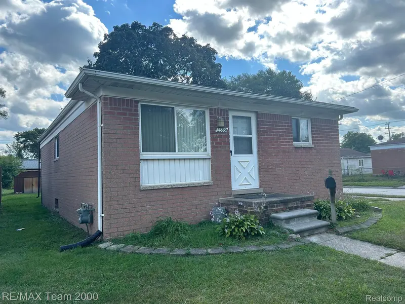 23851 Annapolis St., Dearborn Heights, MI 48125