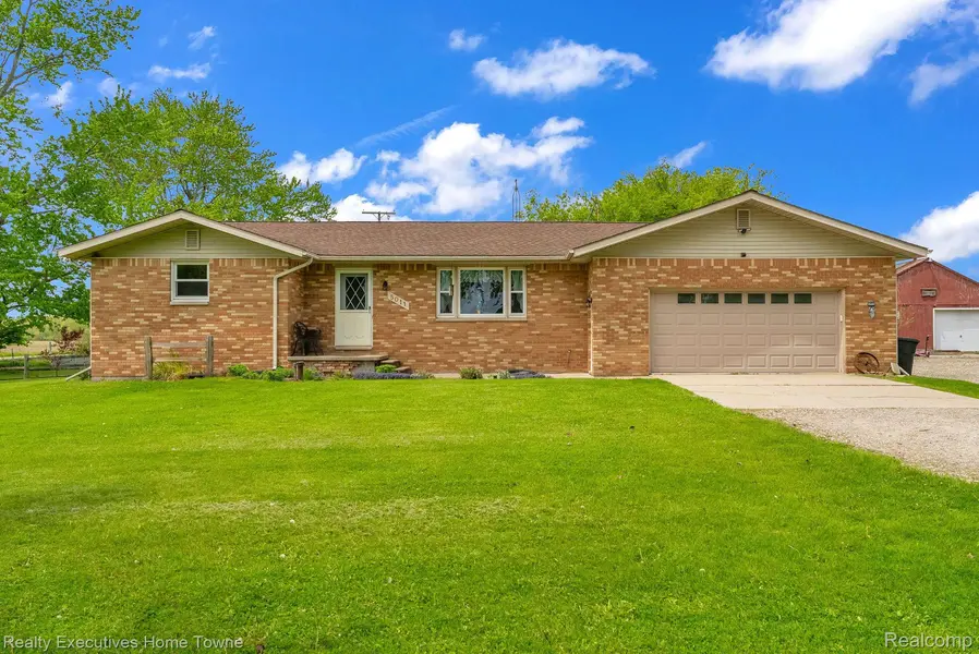 5011 STATE RD, Fort Gratiot Twp, MI 48059
