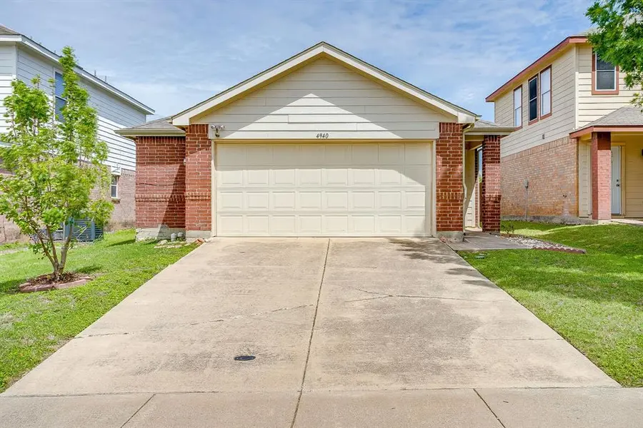 4940 Waterford Drive, Fort Worth, TX 76179