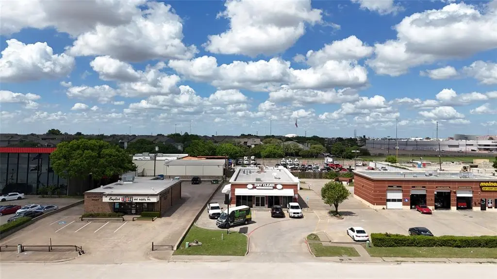 11609 Northwest, Dallas, TX 75218
