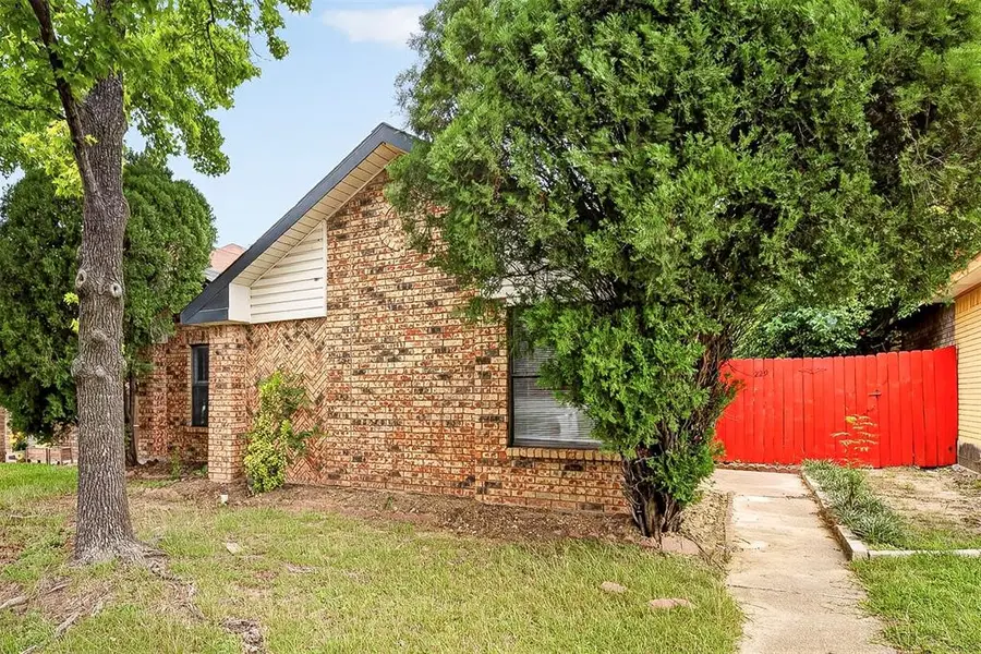229 Overland Trail, Mesquite, TX 75149