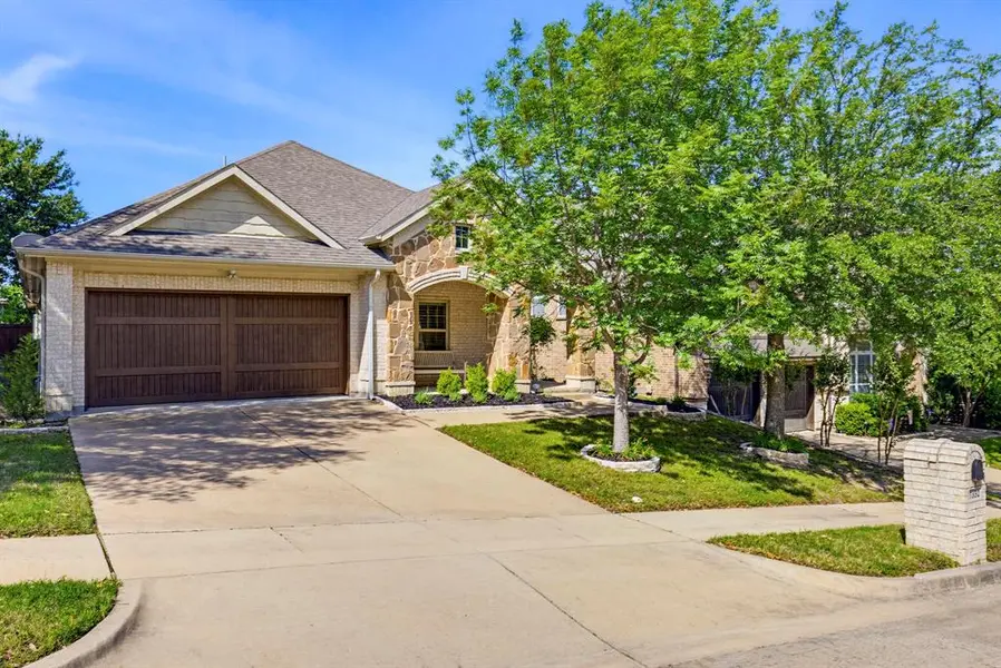 7332 Brightwater Road, Fort Worth, TX 76132