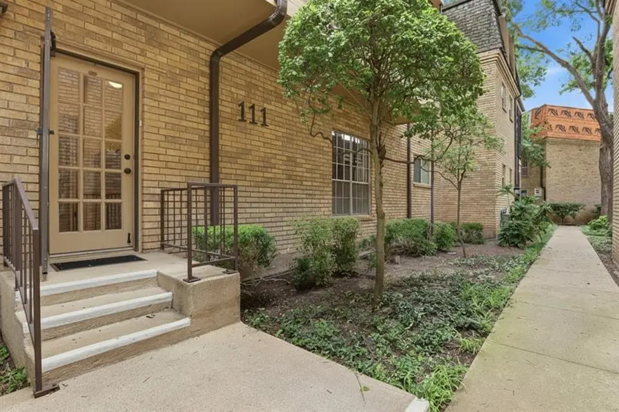 4312 Bellaire Drive S #111, Fort Worth, TX 76109