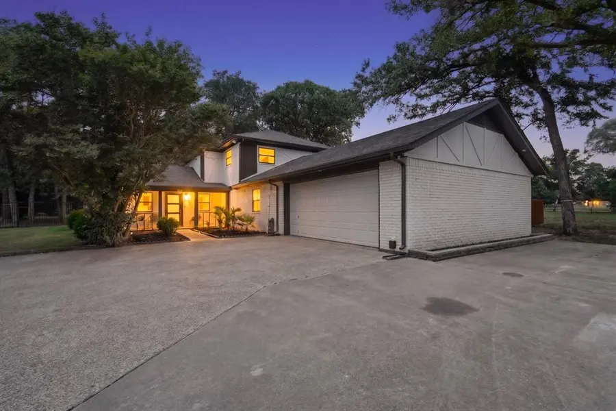 150 S Woodland Trail, Double Oak, TX 75077