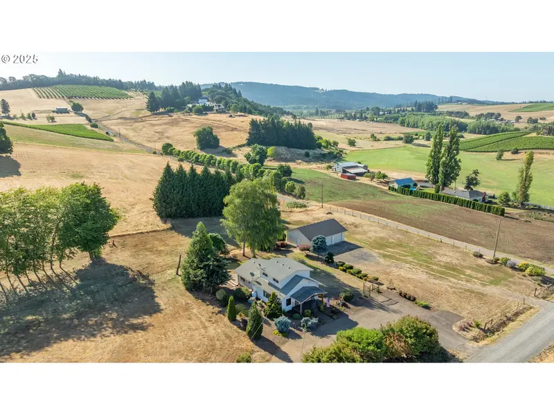 11795 NE FINN HILL LOOP, Carlton, OR 97111