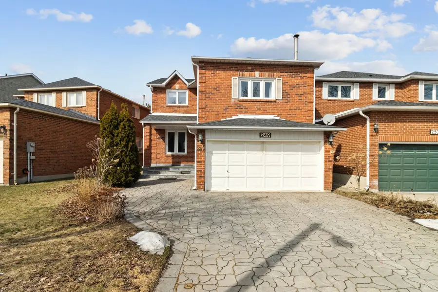 249 CHARLTON AVE, Vaughan, ON L4J 6H3