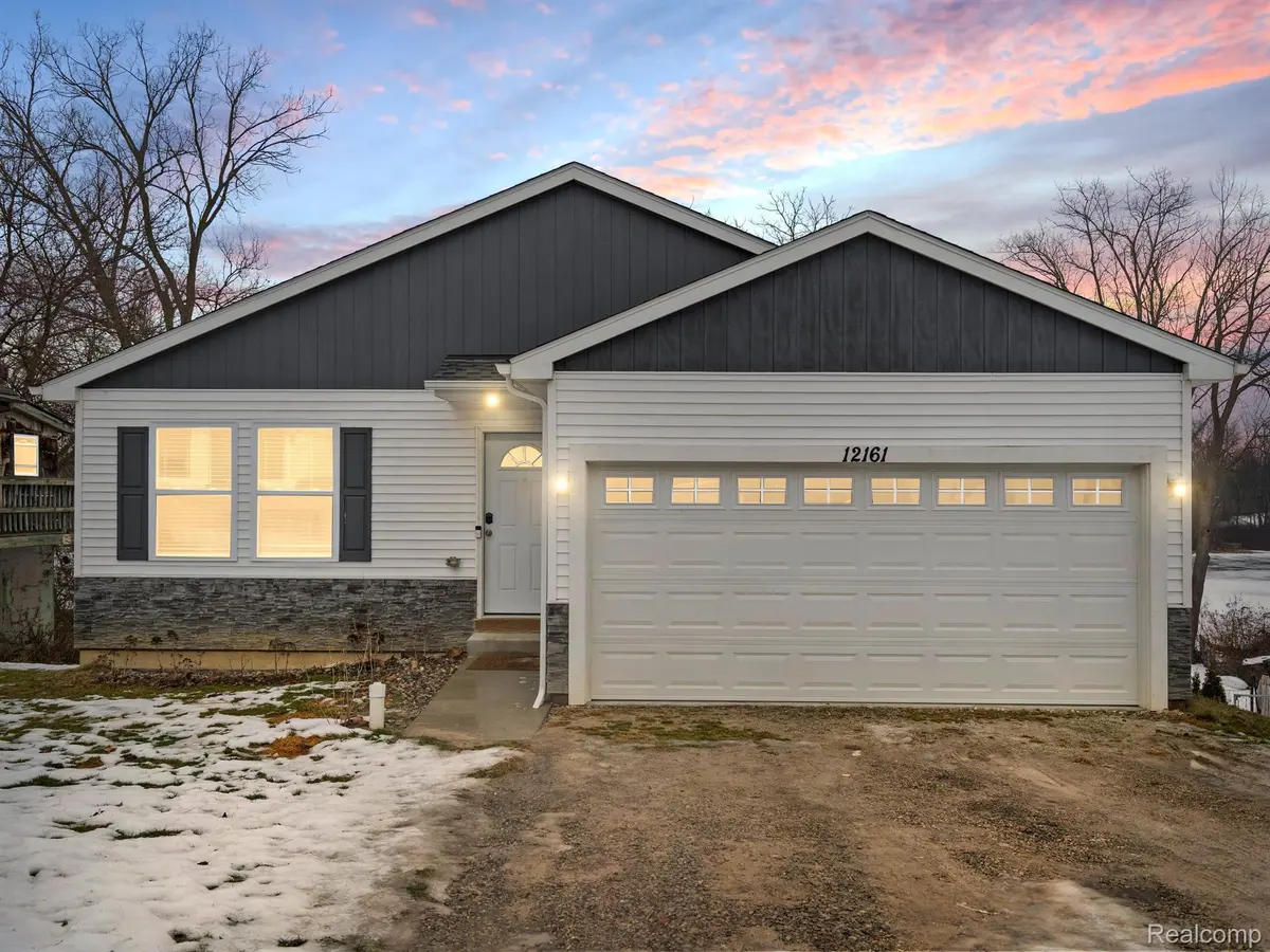12161 DALHART DR, Fenton Twp, MI 48430