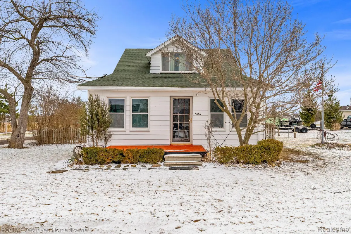 5086 STATE RD, Fort Gratiot Twp, MI 48059