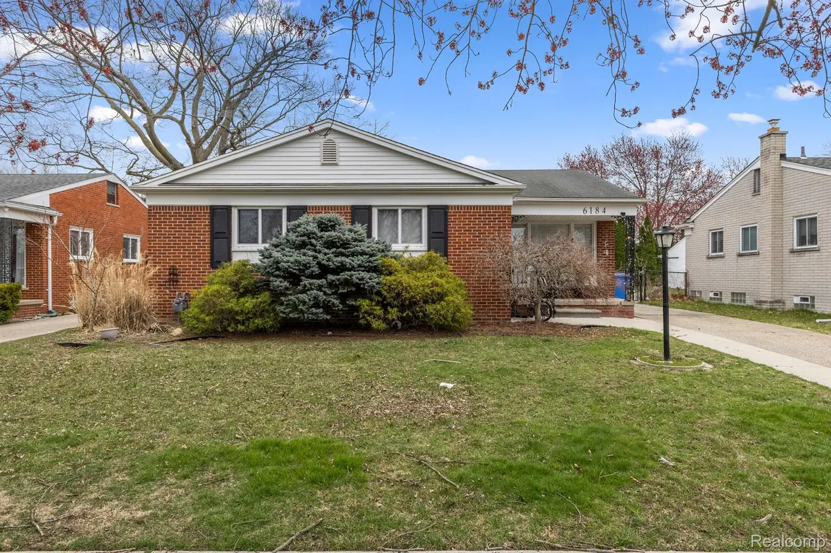 6184 DWIGHT ST, Dearborn Heights, MI 48127