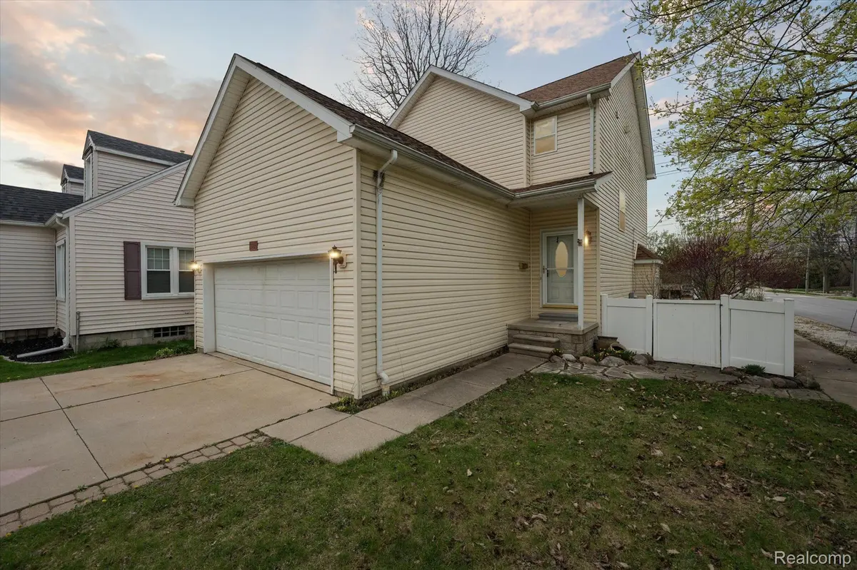 3204 JOHN R ST, Trenton, MI 48183
