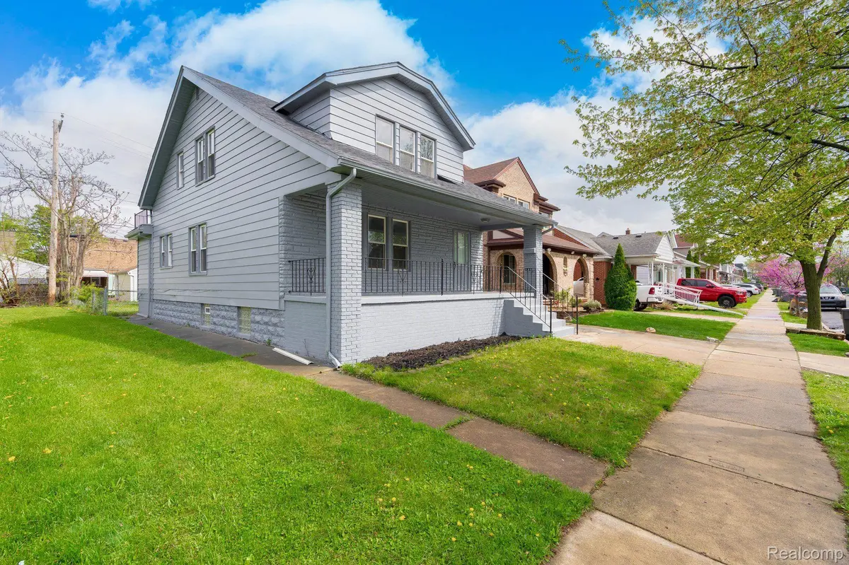 5484 MIDDLESEX ST, Dearborn, MI 48126