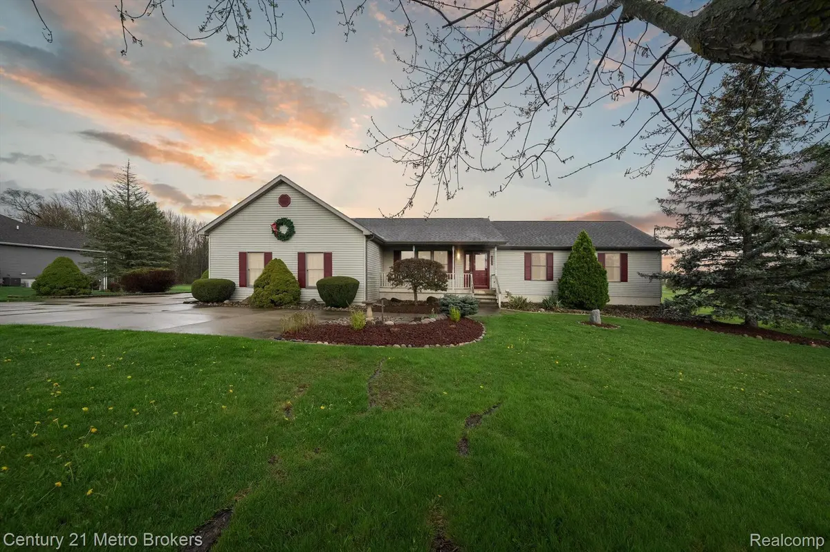 6452 E MAPLE AVE, Grand Blanc Twp, MI 48439