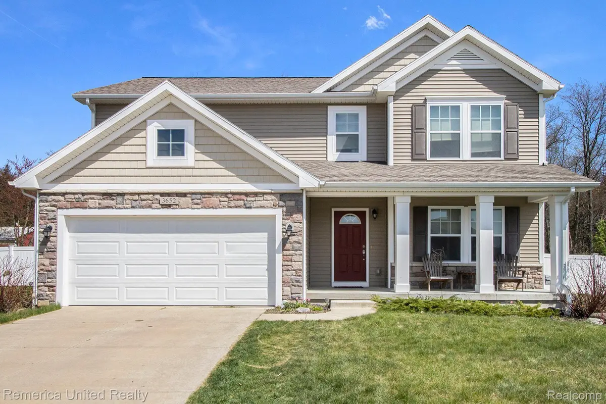 3652 AMBER OAKS DR, Howell Twp, MI 48855