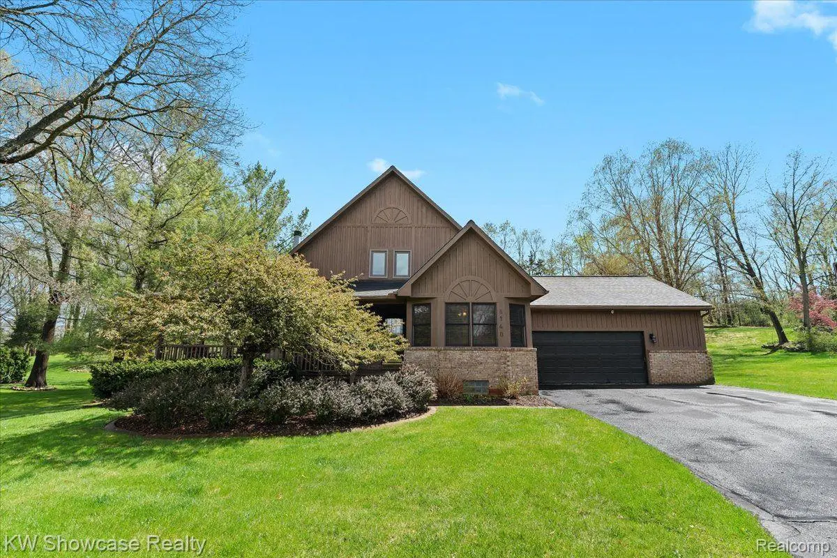 6140 ROSEWOOD Pkwy, White Lake Twp, MI 48383