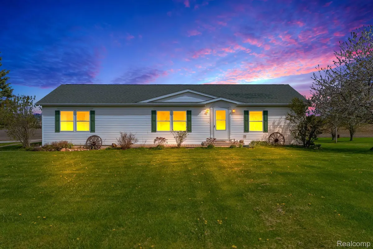 2326 BURNSLINE RD, Maple Valley Twp, MI 48416
