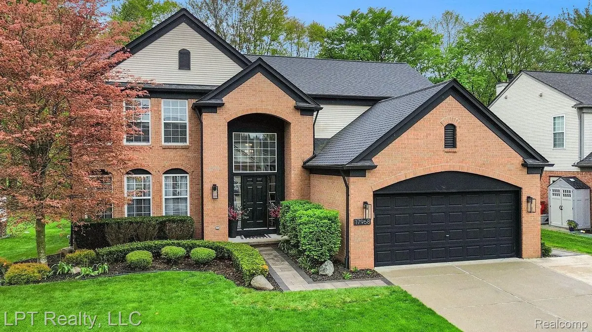 17968 HURON DR, Macomb Twp, MI 48042