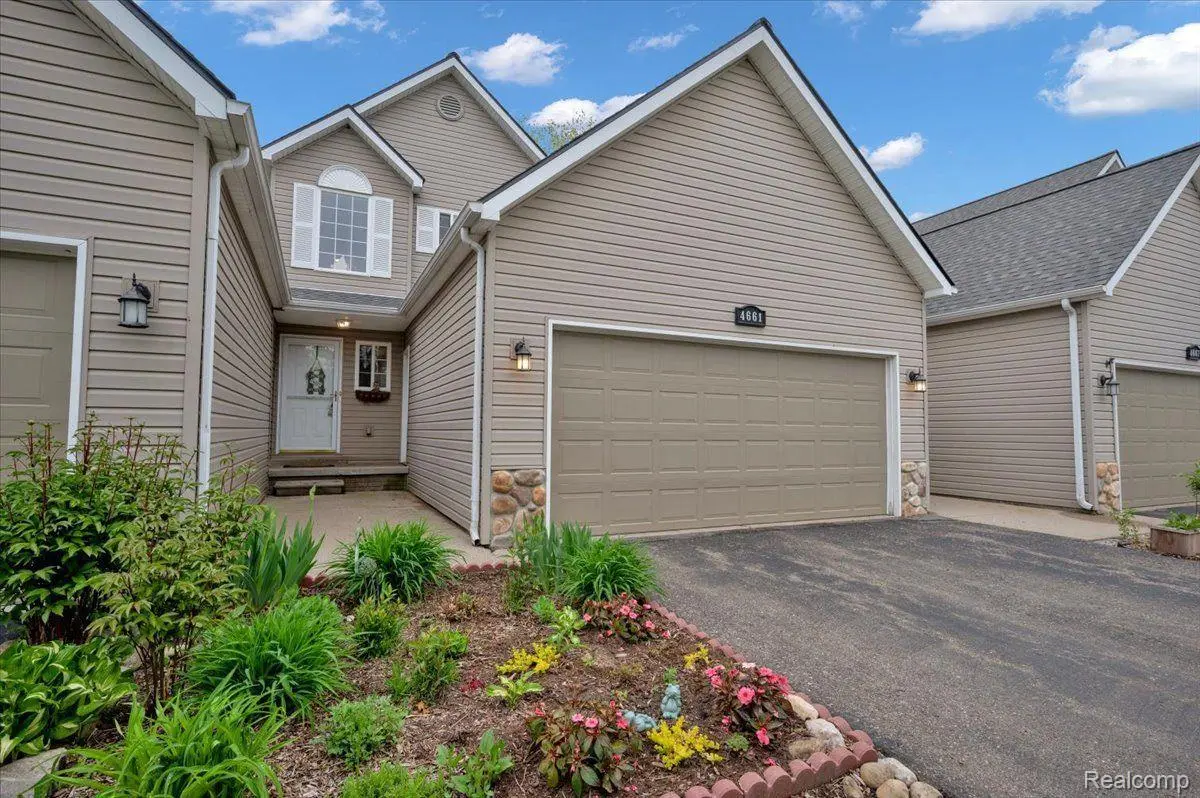 4661 CHRISTOPHER PINES DRIVE DR, Independence Twp, MI 48346