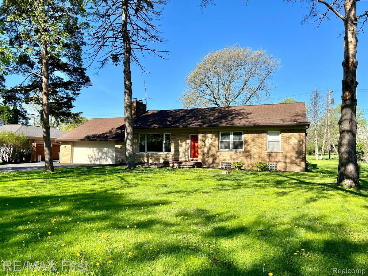 5721 WRIGHT DR, Troy, MI 48098