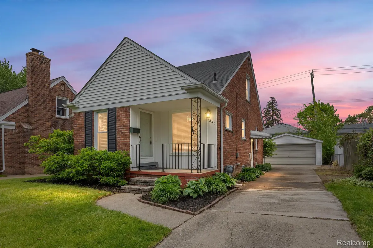 1258 Dorothea RD, Berkley, MI 48072