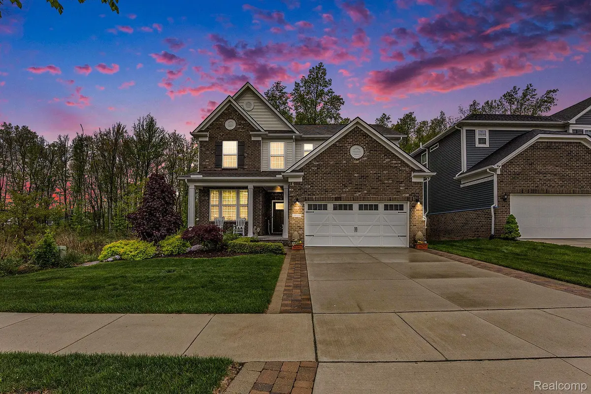 21125 Calabrese DR, Lyon Twp, MI 48178