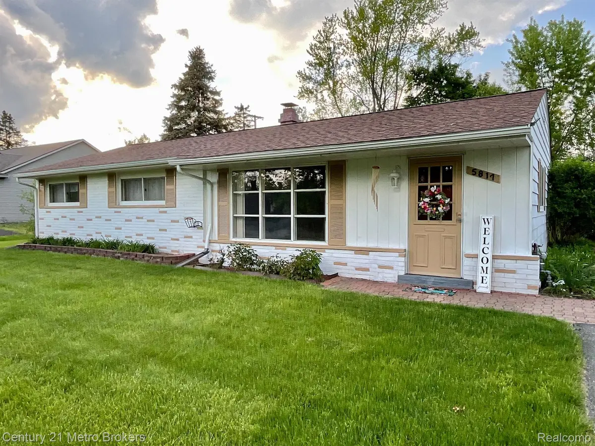5817 EVEREST DR, Independence Twp, MI 48346
