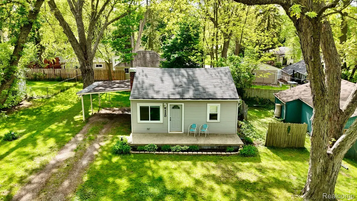 4120 Bunker AVE, West Bloomfield Twp, MI 48323