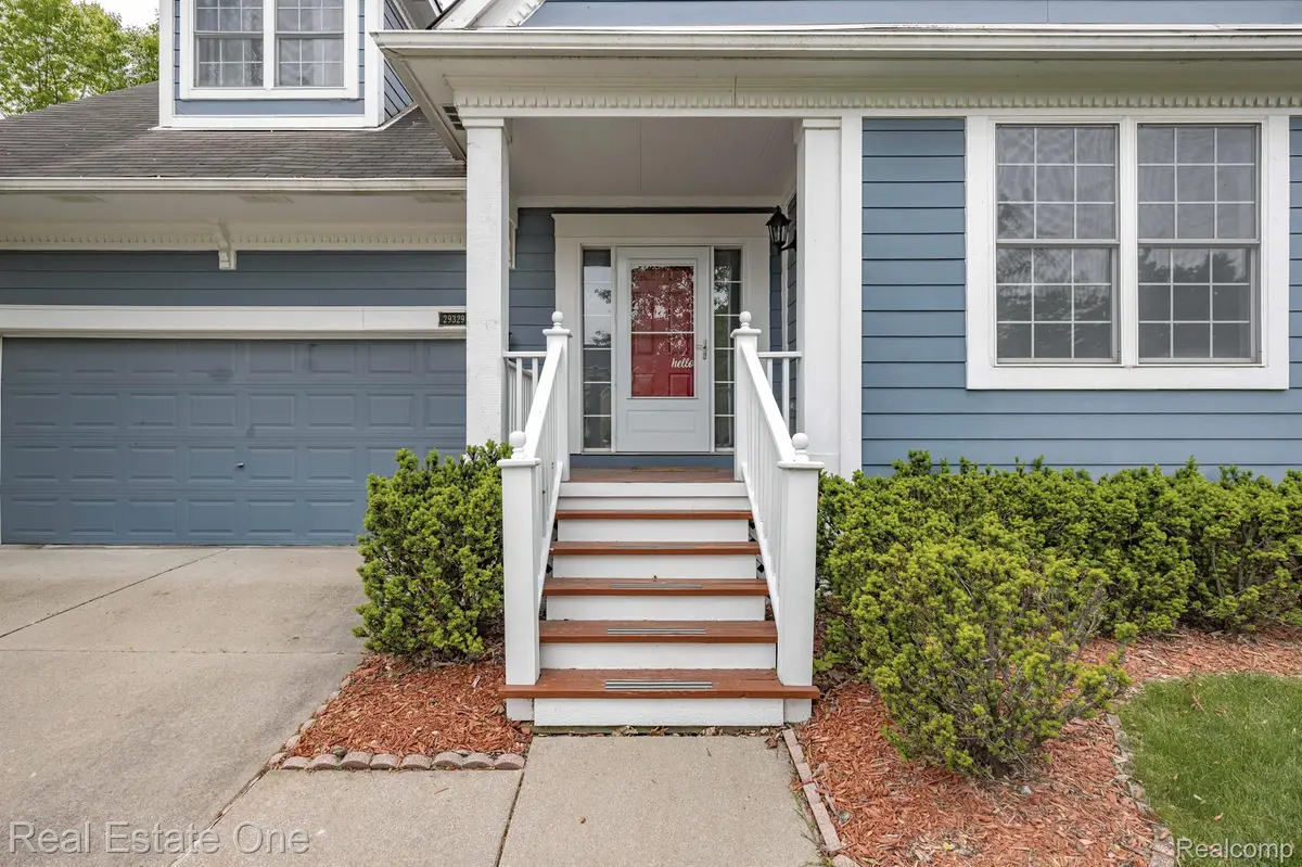 29329 Whistler DR, Novi, MI 48377