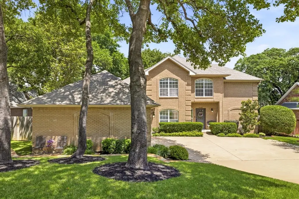 2962 Woodland Hills Drive, Grapevine, TX 76051