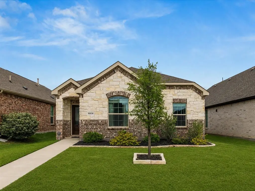 16936 Post Cedar Drive, Justin, TX 76247