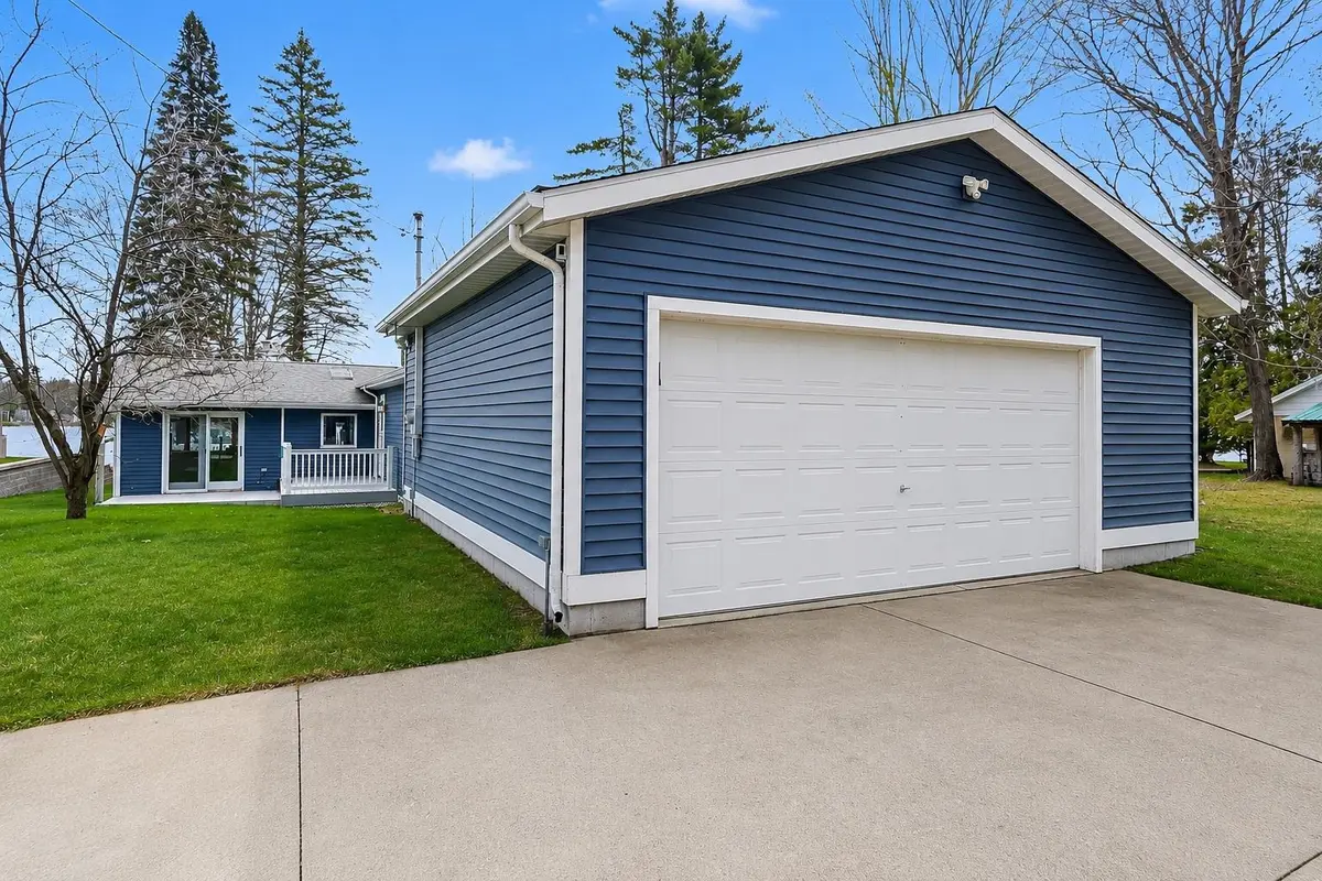 3625 Cedar ST, Alcona Twp, MI 48738