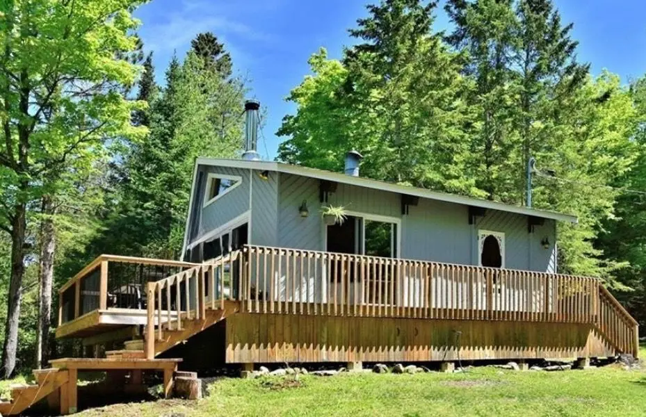 1422 Avery LN, Highlands East, ON K0M 1S0