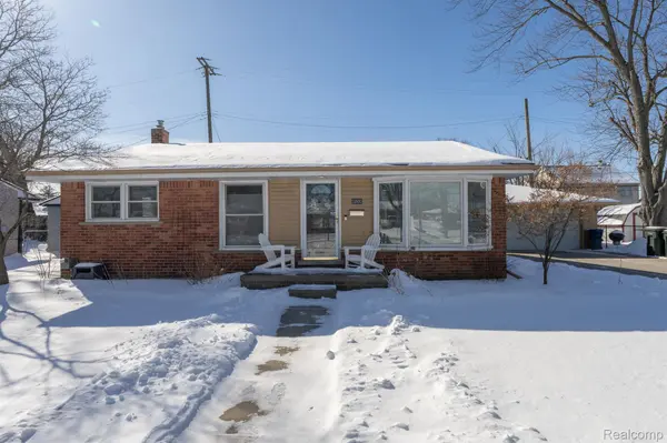 21600 LAKESHIRE ST, St. Clair Shores, MI 48081