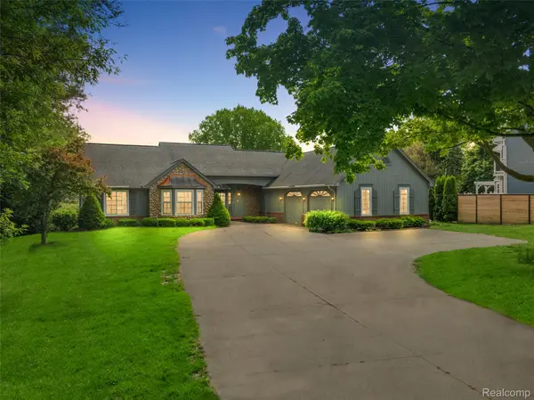 385 JOSLYN RD, Orion Twp, MI 48362