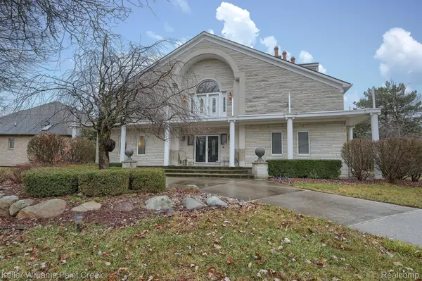 37303 CAMELLIA LN, Clinton Twp, MI 48036