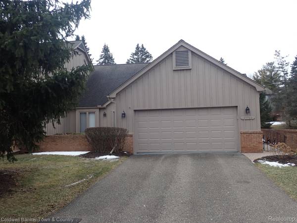 37711 AMBER DR, Farmington Hills, MI 48331