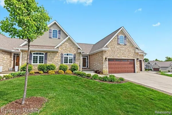 70 FOX HOLLOW DR, Metamora Vlg, MI 48455