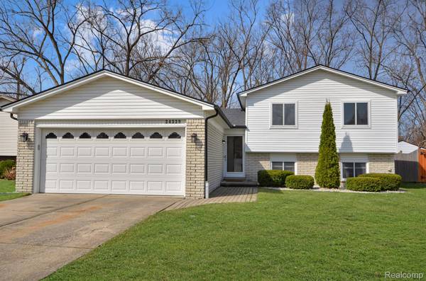 34339 Daventry CT, Sterling Heights, MI 48312