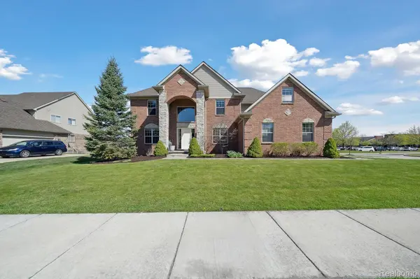 54210 BIRCHWOOD DR, Lyon Twp, MI 48178