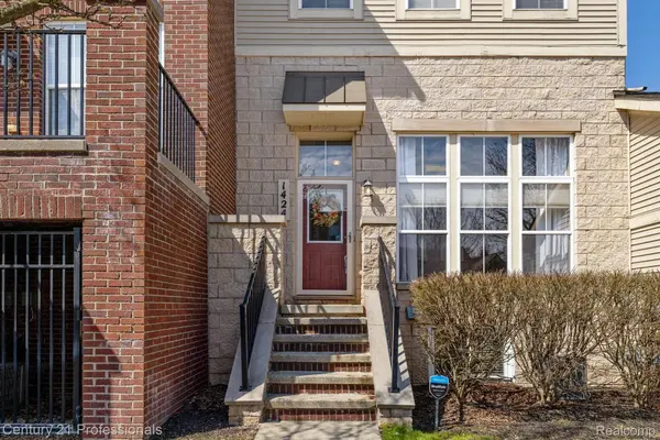 1424 HILLCREST DR,  Waterford Twp,  MI 48327