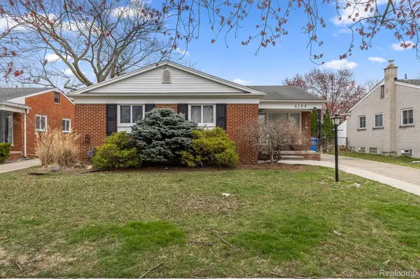 6184 DWIGHT ST, Dearborn Heights, MI 48127